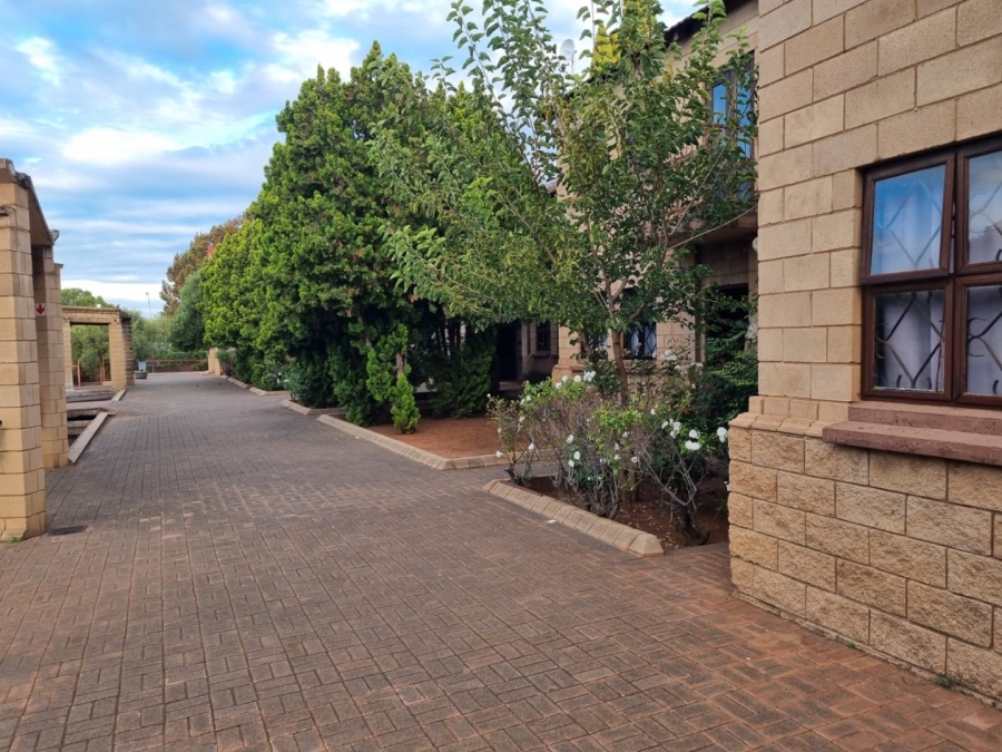 1 Bedroom Property for Sale in Brandwag Free State
